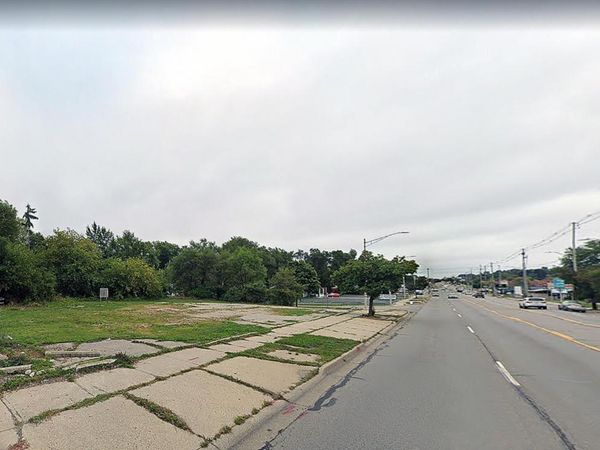 3145 S Cedar Street, Lansing, MI 48910