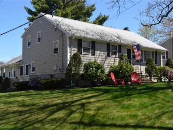 2 Leominster Rd, Dedham, MA 02026