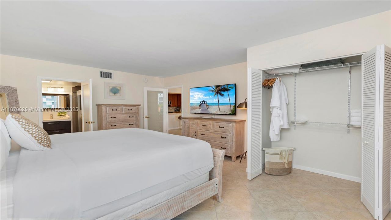 2301 Collins Ave, Unit 301, Miami Beach, FL 33139 Photo