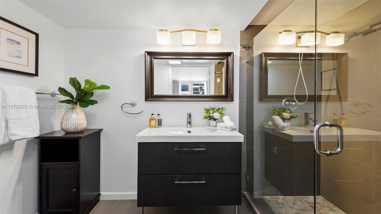 2301 Collins Ave, Unit 301, Miami Beach, FL 33139 Photo