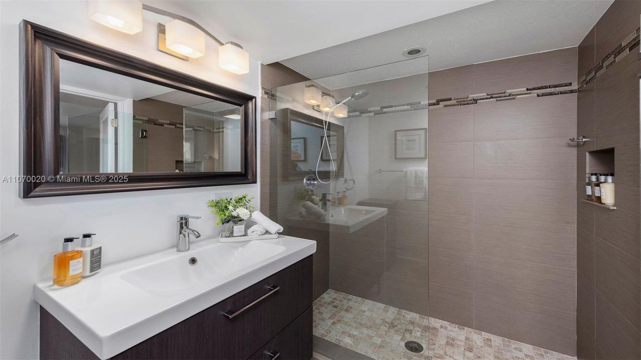 2301 Collins Ave, Unit 301, Miami Beach, FL 33139 Photo
