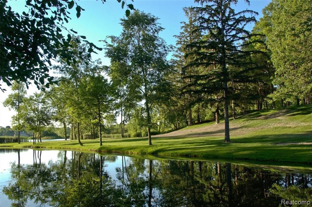 2670 Turtle Lake Drive, Bloomfield Township, MI 48302 Main Photo