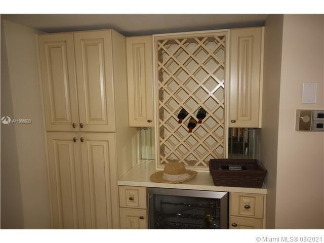 5151 Collins Av, Unit 1030, Miami Beach, FL 33140 Photo