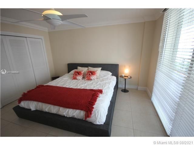 5151 Collins Av, Unit 1030, Miami Beach, FL 33140 Photo