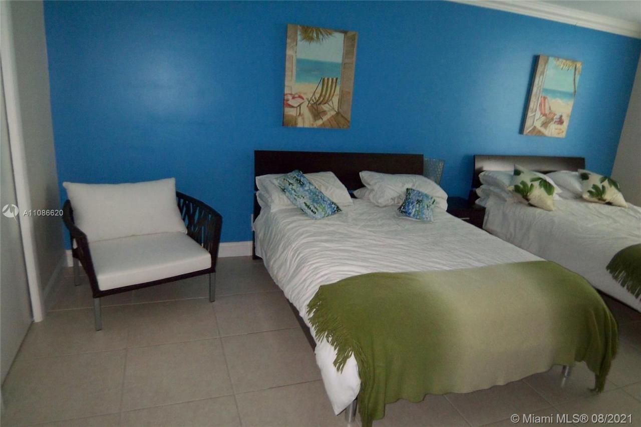 5151 Collins Av, Unit 1030, Miami Beach, FL 33140 Photo