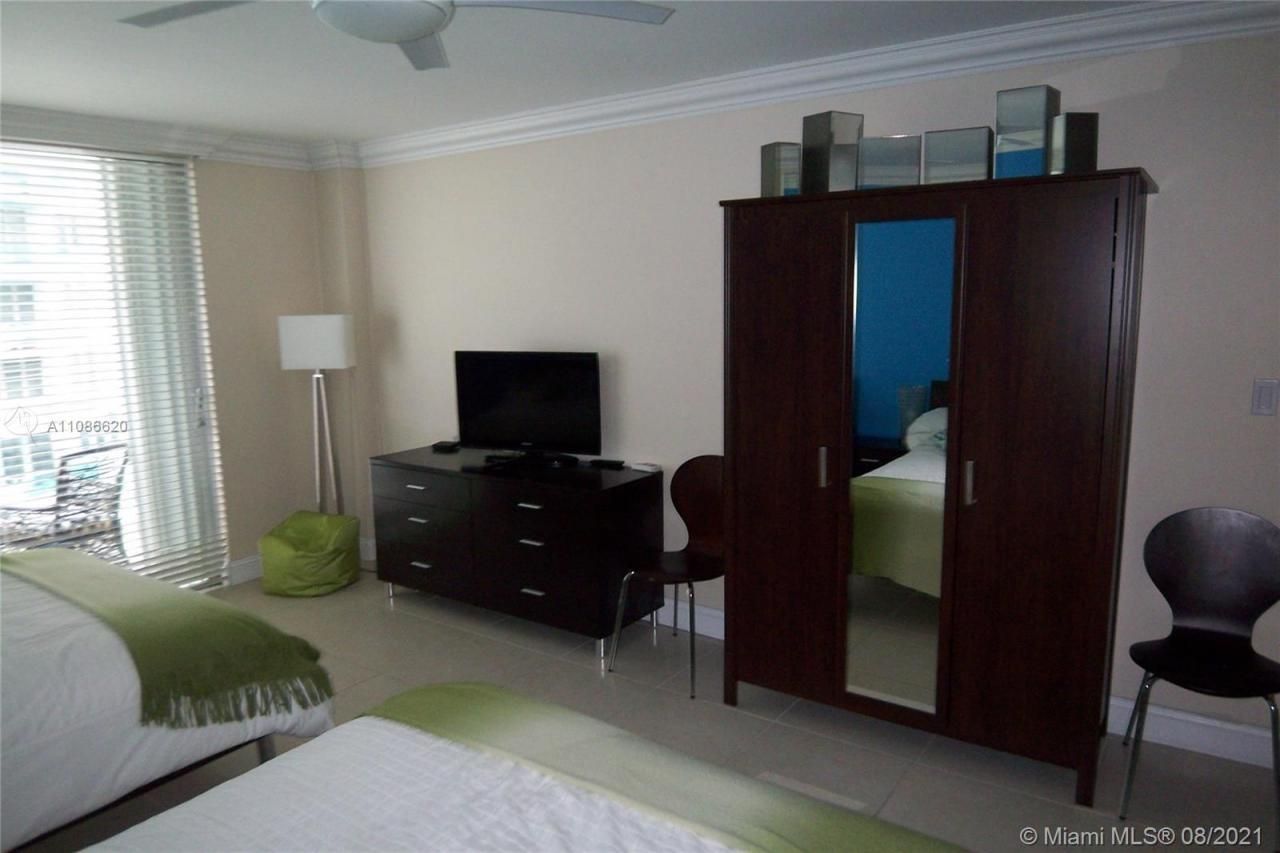 5151 Collins Av, Unit 1030, Miami Beach, FL 33140 Photo