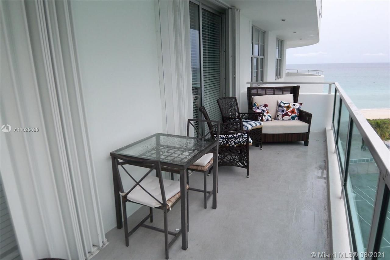 5151 Collins Av, Unit 1030, Miami Beach, FL 33140 Photo