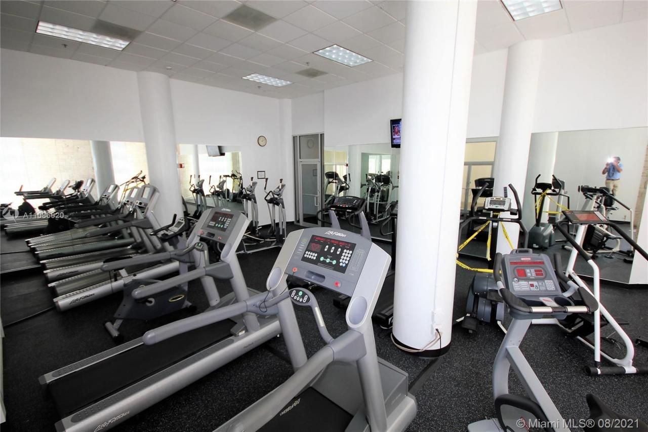 5151 Collins Av, Unit 1030, Miami Beach, FL 33140 Photo