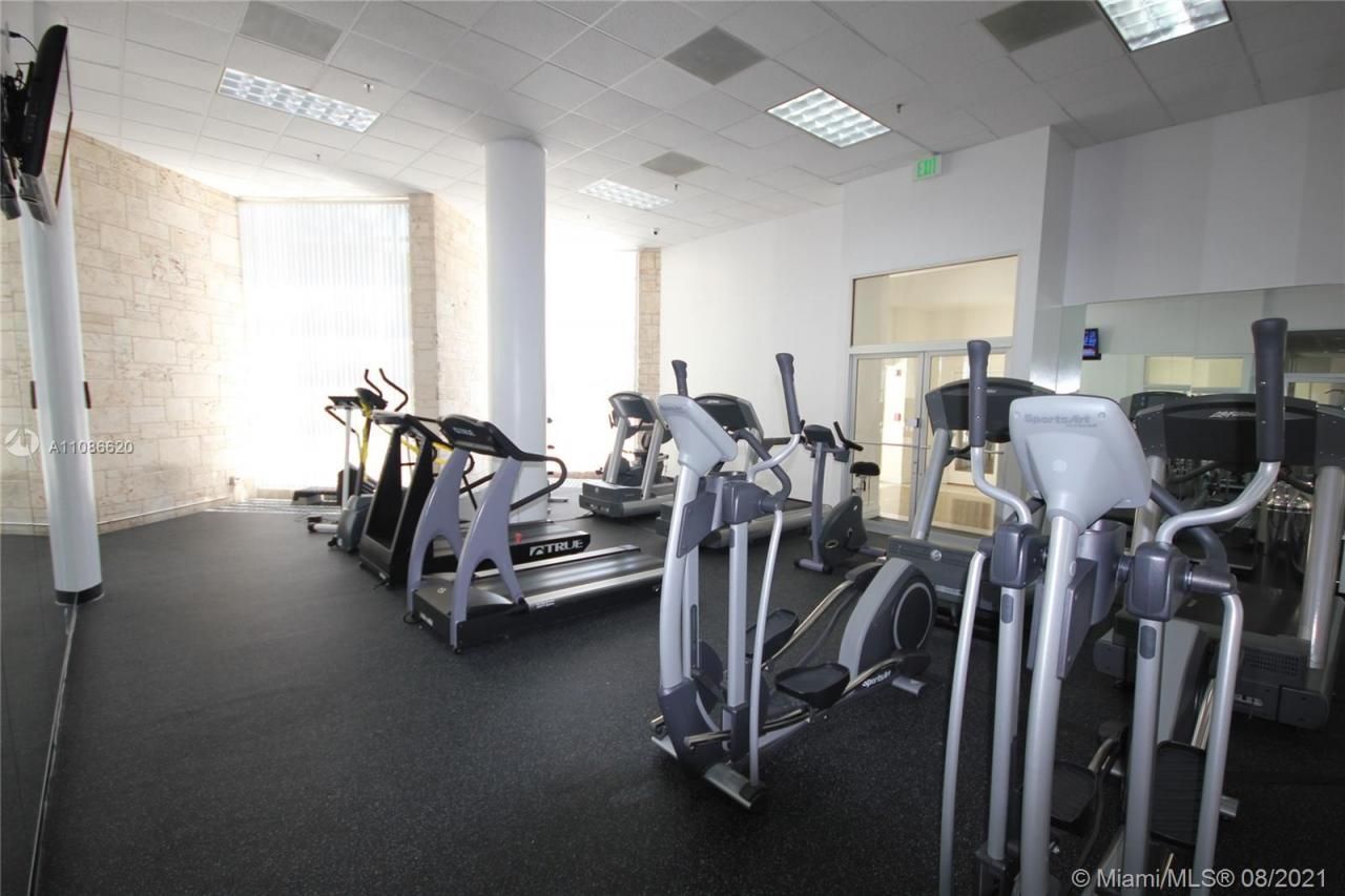 5151 Collins Av, Unit 1030, Miami Beach, FL 33140 Photo