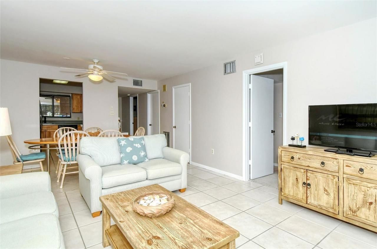 5133 Willow Links, Unit 11, Sarasota, FL 34235 Photo