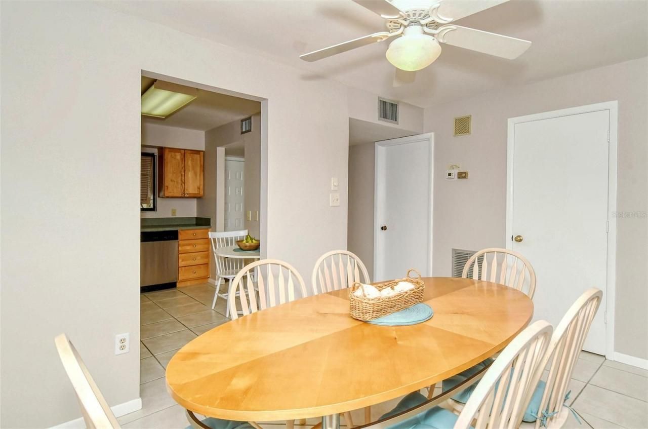 5133 Willow Links, Unit 11, Sarasota, FL 34235 Photo