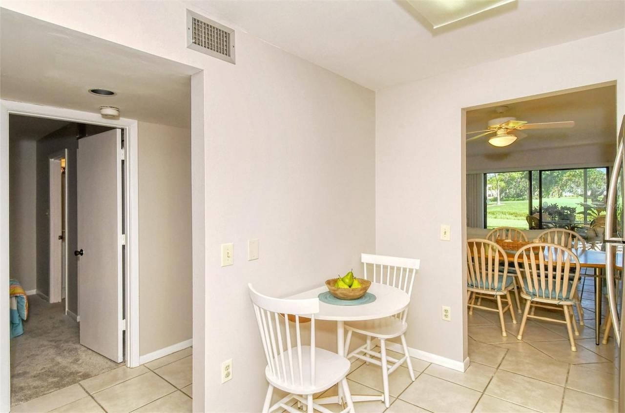 5133 Willow Links, Unit 11, Sarasota, FL 34235 Photo