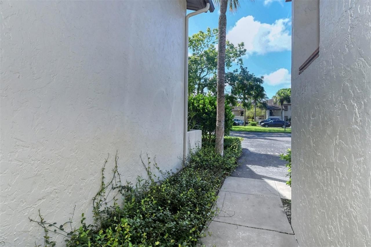 5133 Willow Links, Unit 11, Sarasota, FL 34235 Photo