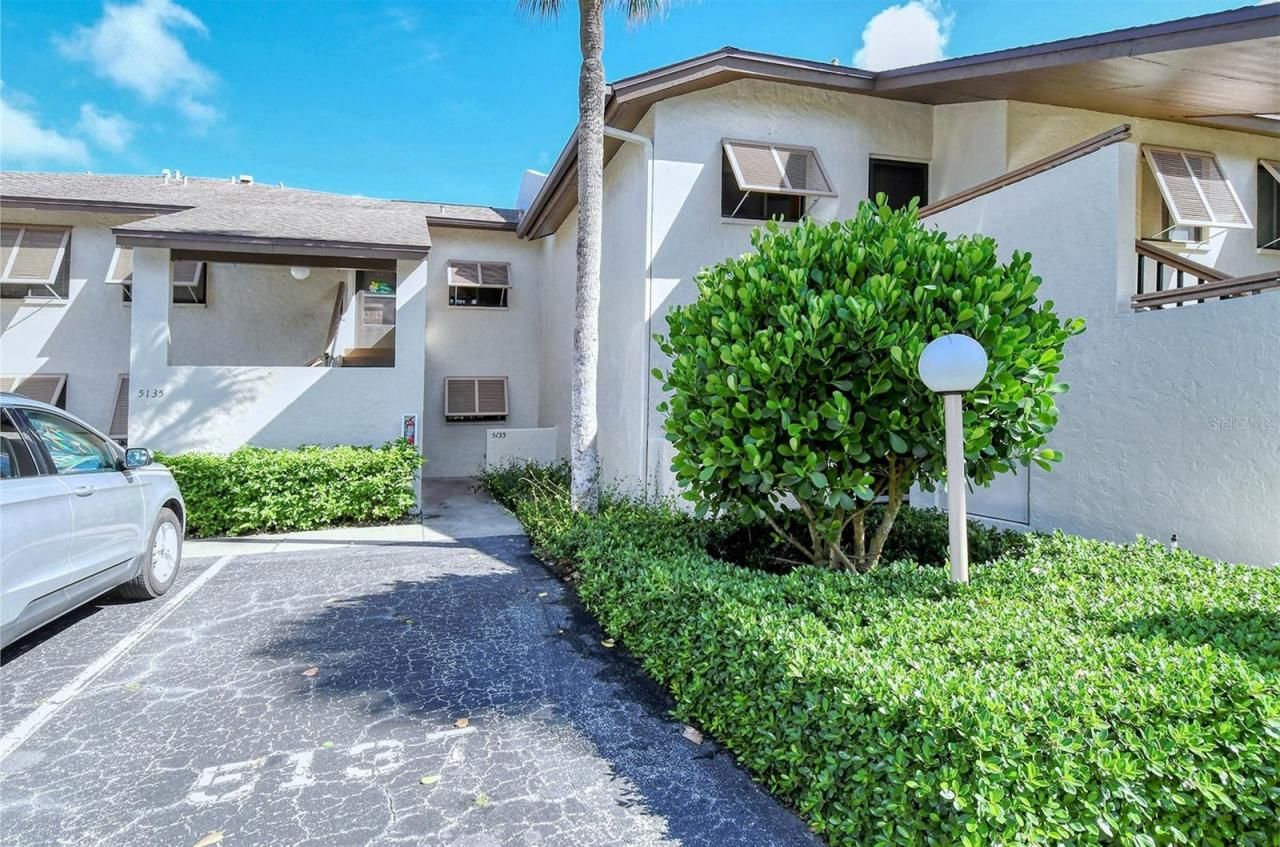 5133 Willow Links, Unit 11, Sarasota, FL 34235 Photo