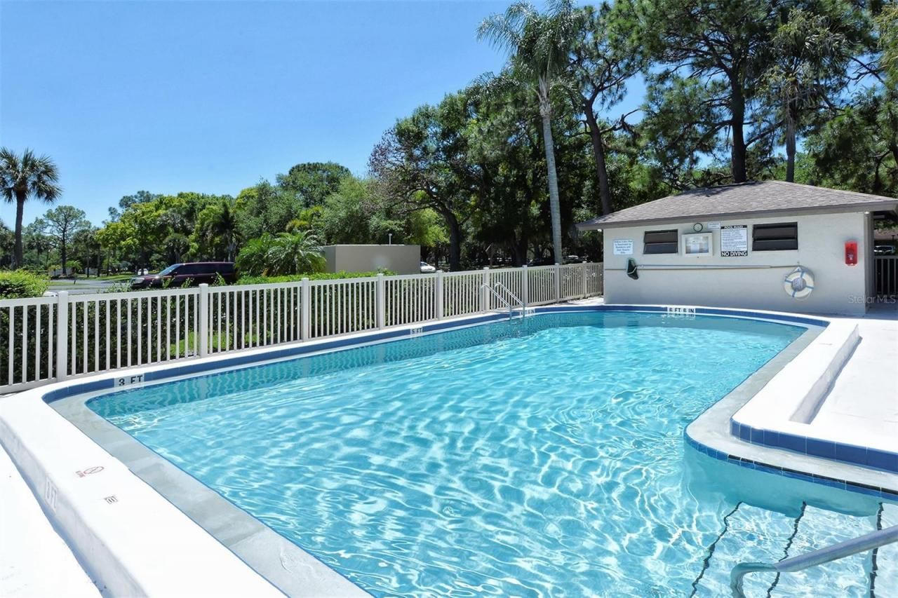 5133 Willow Links, Unit 11, Sarasota, FL 34235 Photo