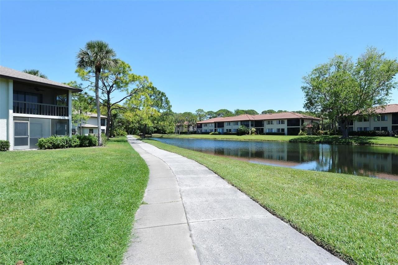 5133 Willow Links, Unit 11, Sarasota, FL 34235 Photo
