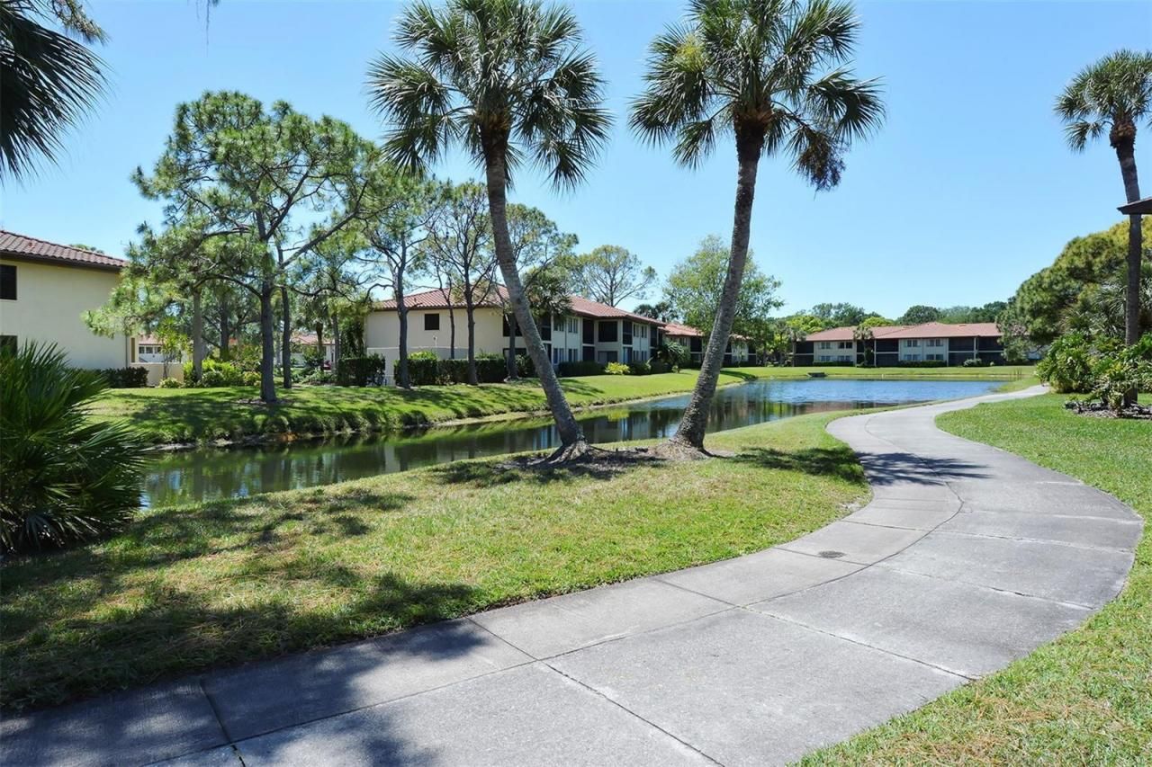 5133 Willow Links, Unit 11, Sarasota, FL 34235 Photo
