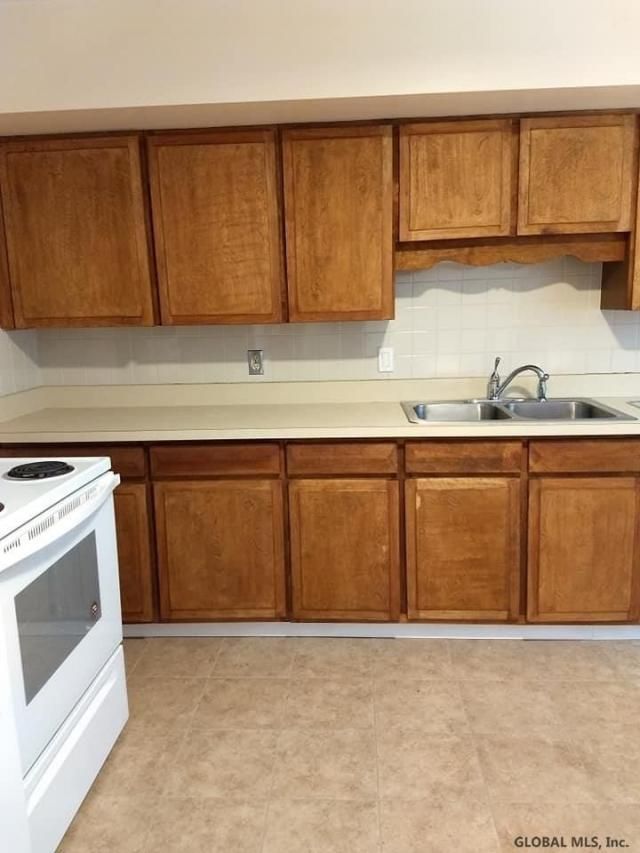 597 Via Ponderosa, Unit 597, Guilderland, NY 12303 Main Photo