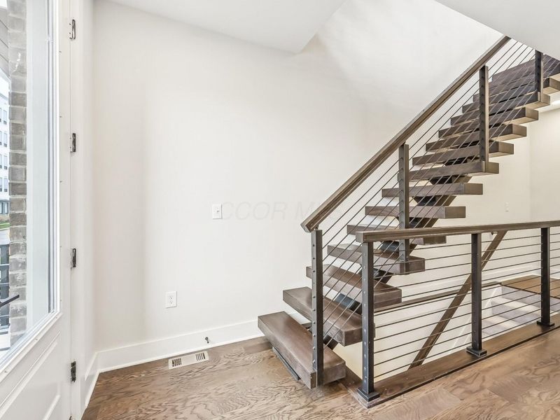 292 Dickenson Street, Columbus, OH 43215 Photo 13