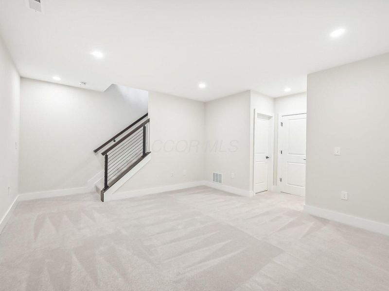 292 Dickenson Street, Columbus, OH 43215 Photo 35