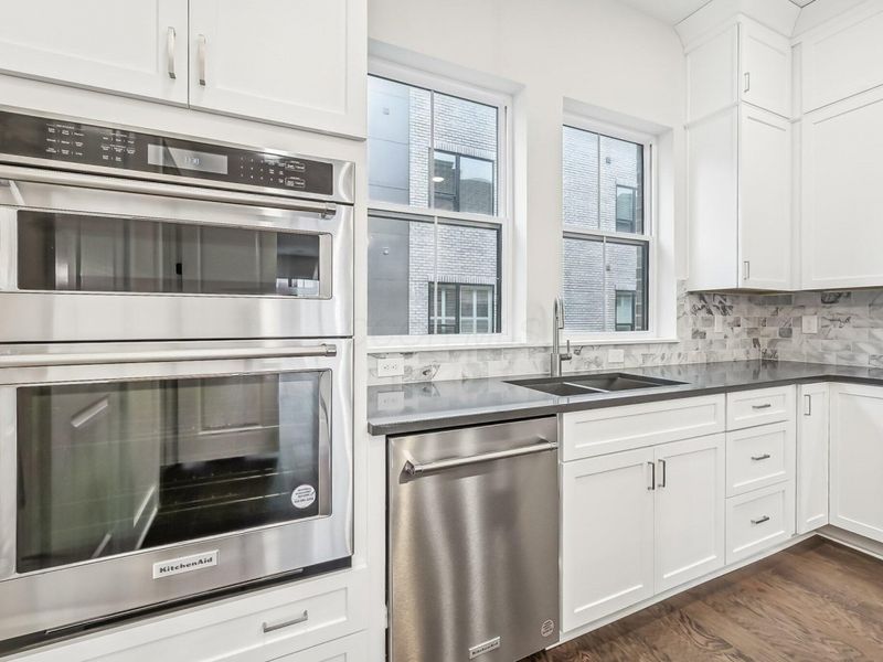 292 Dickenson Street, Columbus, OH 43215 Photo 9