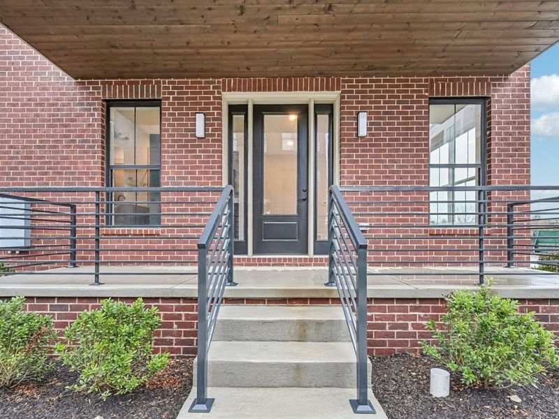 290 Dickenson Street, Columbus, OH 43215 Photo 2