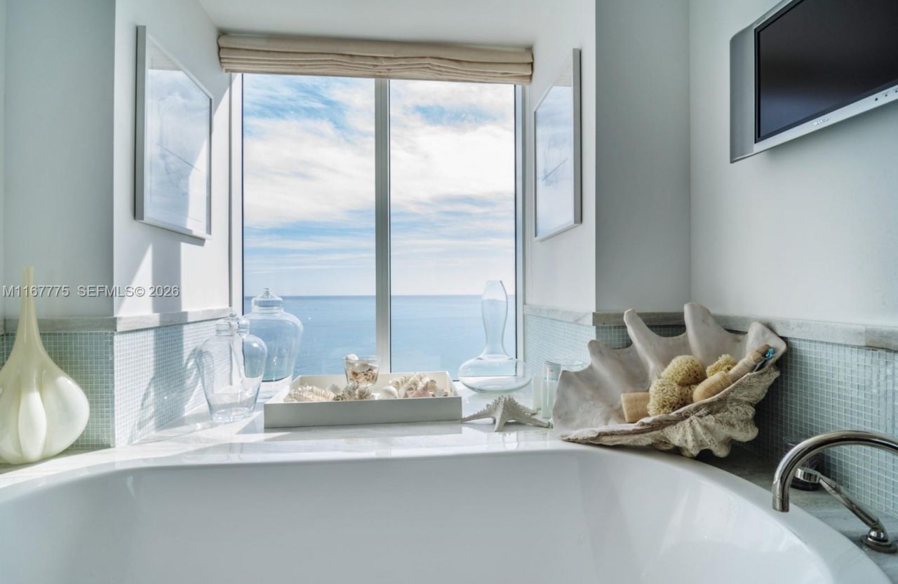 18911 Collins Ave, Unit 2705, Sunny Isles Beach, FL 33160 Photo