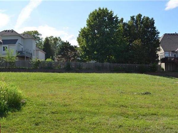 6126 N Cypress Court, Kansas City, MO 64119