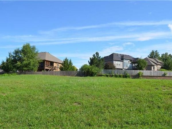 6139 N Elmwood Avenue, Kansas City, MO 64119