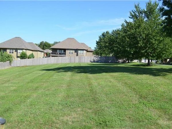 6125 N Lister Court, Kansas City, MO 64119