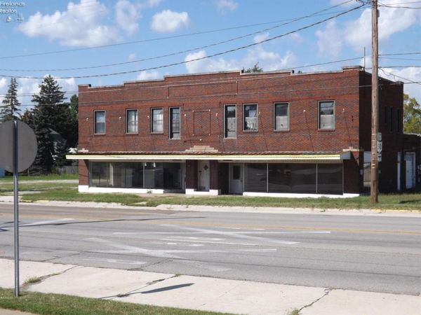 135 E McPherson Hwy Highway, Clyde, OH 43410