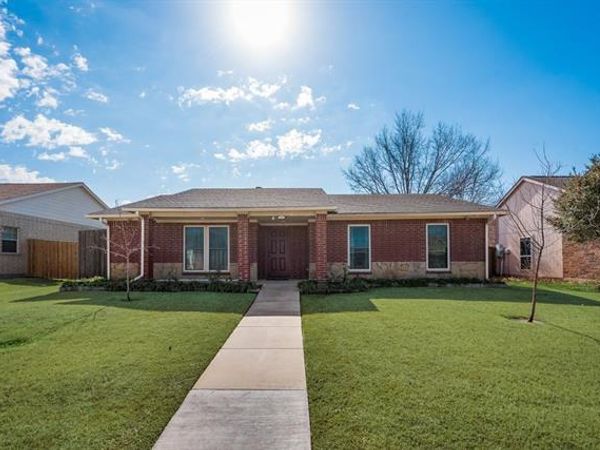 8302 Chesham Drive, Rowlett, TX 75088