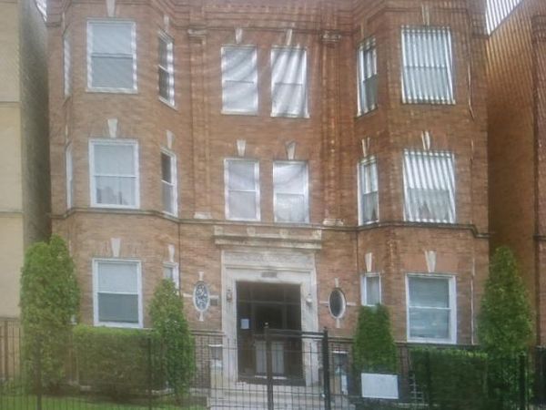 5739 S Calumet Avenue, Chicago, IL 60637