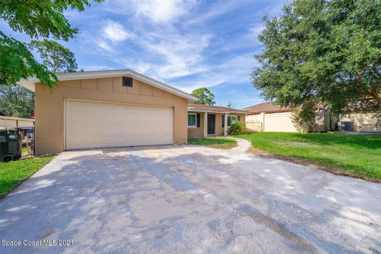 635 Knox Mcrae Drive, Titusville, FL 32780 Photo