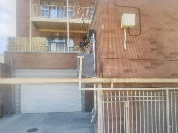 4438 N Kedzie Avenue, Chicago, IL 60625