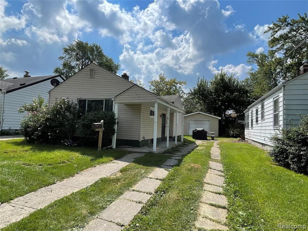 630 E Madison Avenue, Pontiac, MI 48340 Main Photo