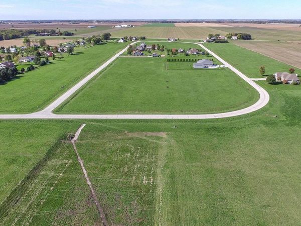 2411 N 4220th Road, Sheridan, IL 60551