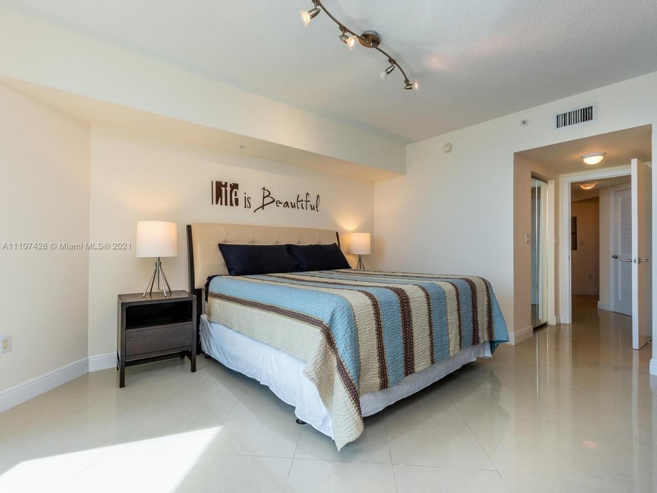 16699 Collins Ave, Unit 1709, Sunny Isles Beach, FL 33160 Photo