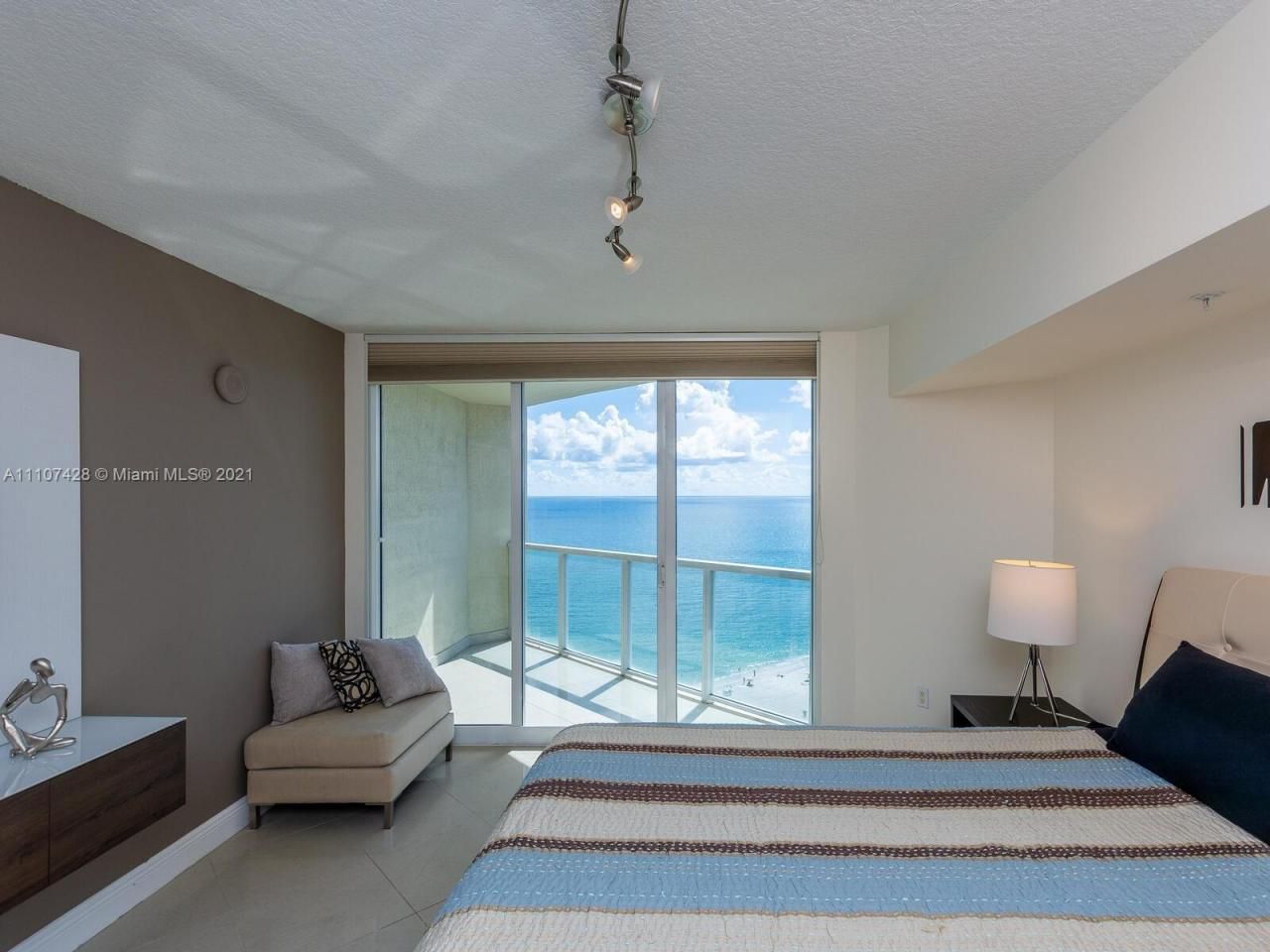 16699 Collins Ave, Unit 1709, Sunny Isles Beach, FL 33160 Photo