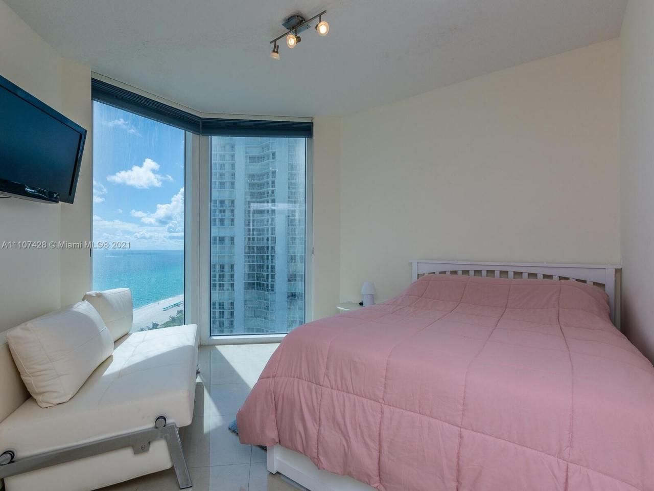 16699 Collins Ave, Unit 1709, Sunny Isles Beach, FL 33160 Photo