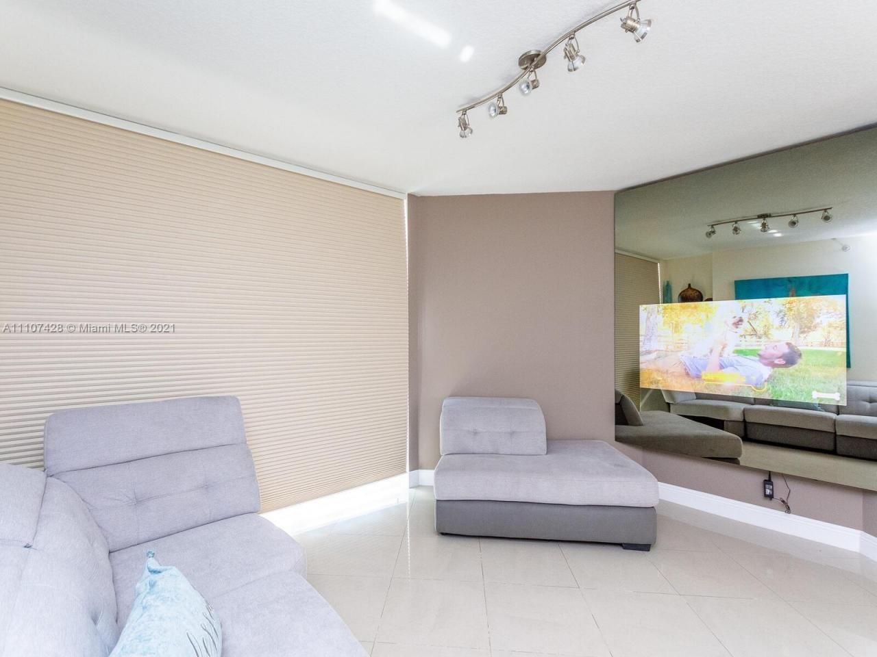 16699 Collins Ave, Unit 1709, Sunny Isles Beach, FL 33160 Photo