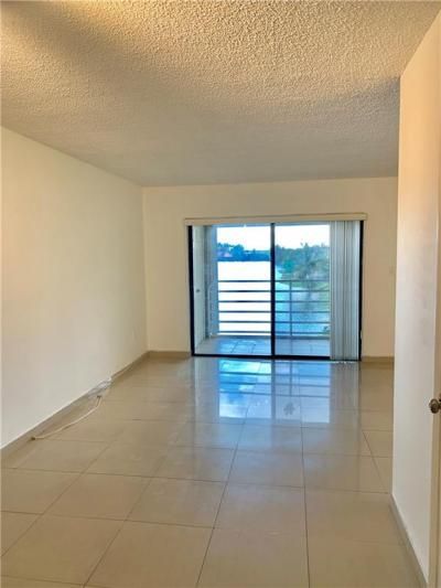 2790 W 60 Street, Unit 32, Hialeah, FL 33016 Photo