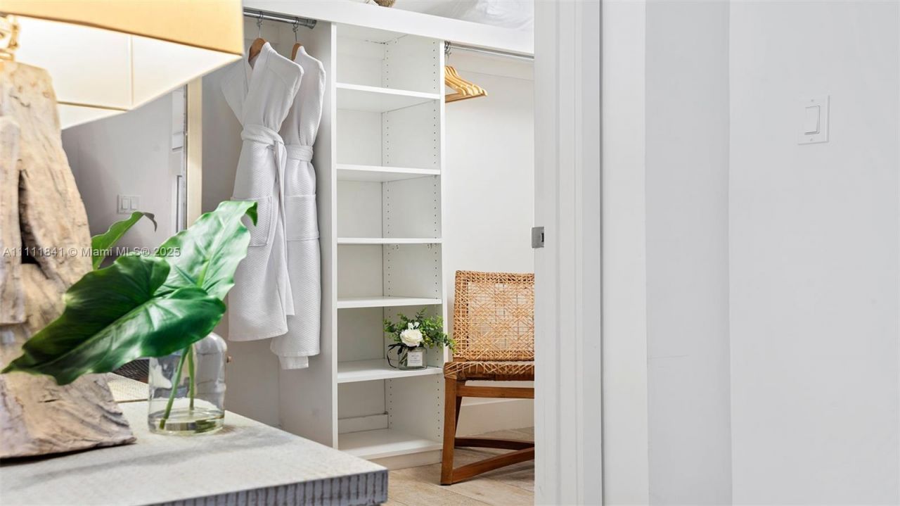 102 24th St, Unit 904, Miami Beach, FL 33139 Photo