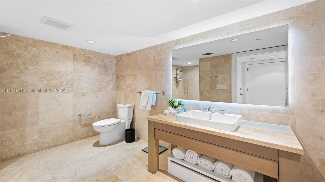 102 24th St, Unit 904, Miami Beach, FL 33139 Photo