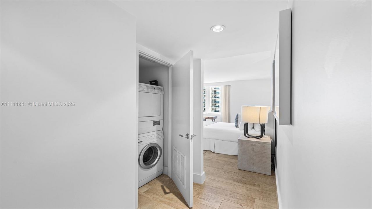 102 24th St, Unit 904, Miami Beach, FL 33139 Photo