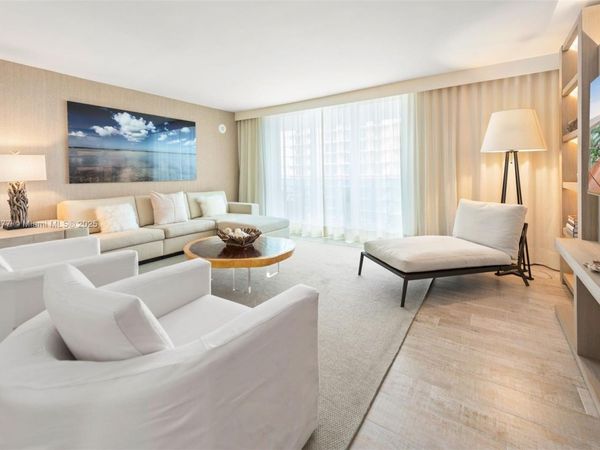 102 24th St, Unit 915, Miami Beach, FL 33139