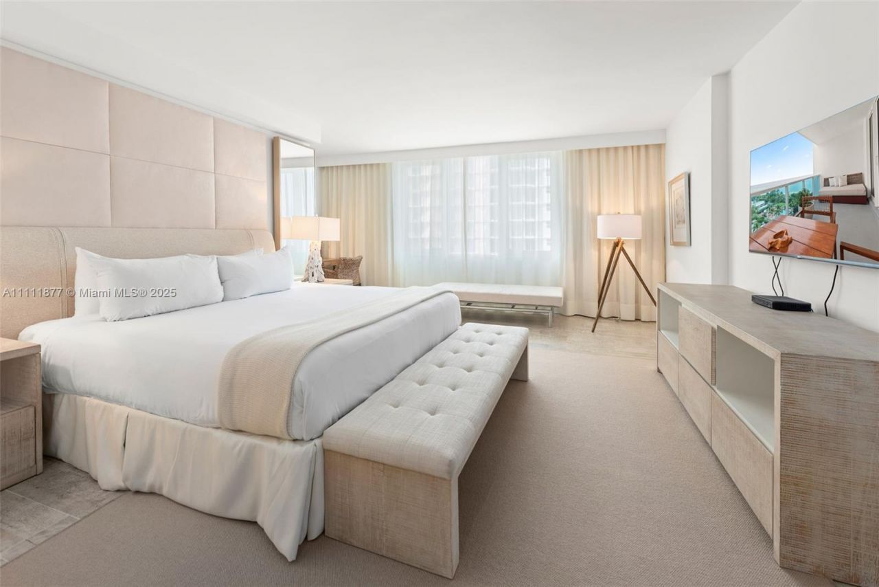 102 24th St, Unit 915, Miami Beach, FL 33139 Photo