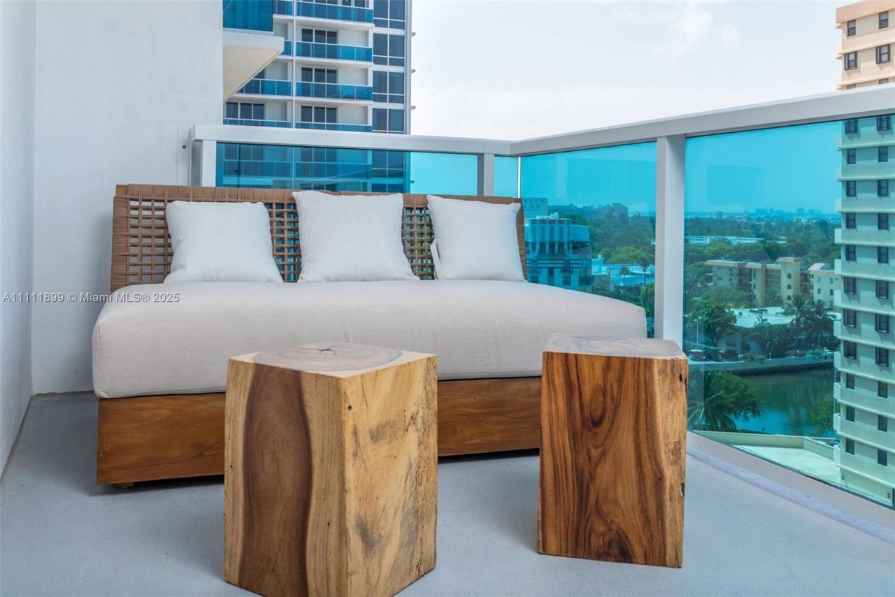 102 24th St, Unit 1015, Miami Beach, FL 33139 Photo