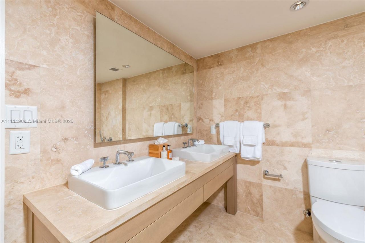 102 24th St, Unit 1019, Miami Beach, FL 33139 Photo