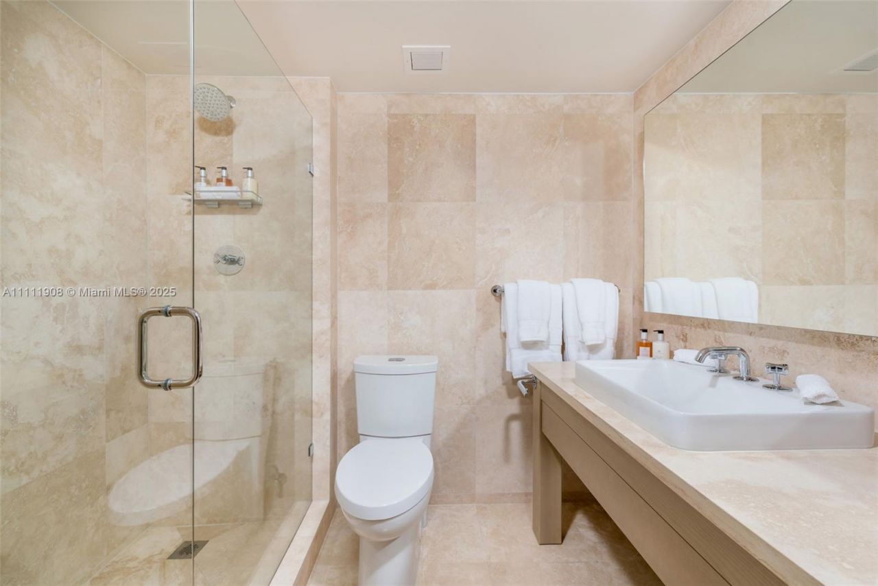 102 24th St, Unit 1019, Miami Beach, FL 33139 Photo